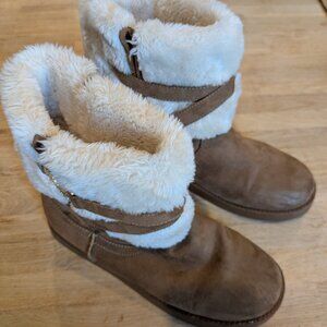 Women's Size 8.5 Shearling Boots by Guess